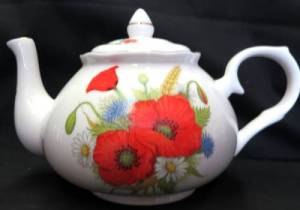 Poppy Fields Six Cup Teapot